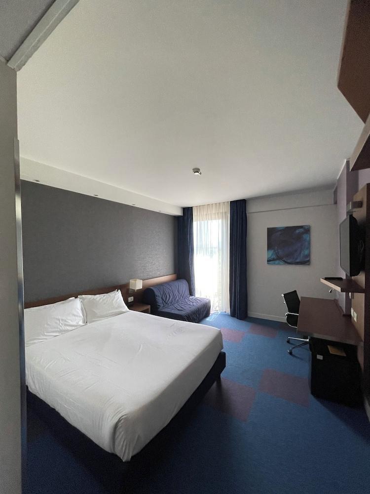 GP Hotel Room Type - Standard Double or Twin Room GP Hotel Room Type - Standard Double or Twin Room