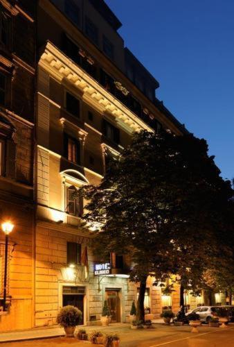 Hotel Eliseo - Tap to explore photos