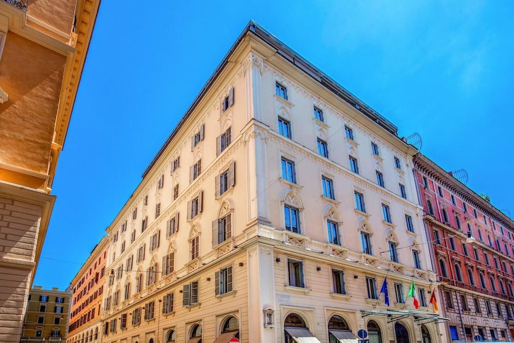 UNA Hotels Empire Roma - Tap to explore photos