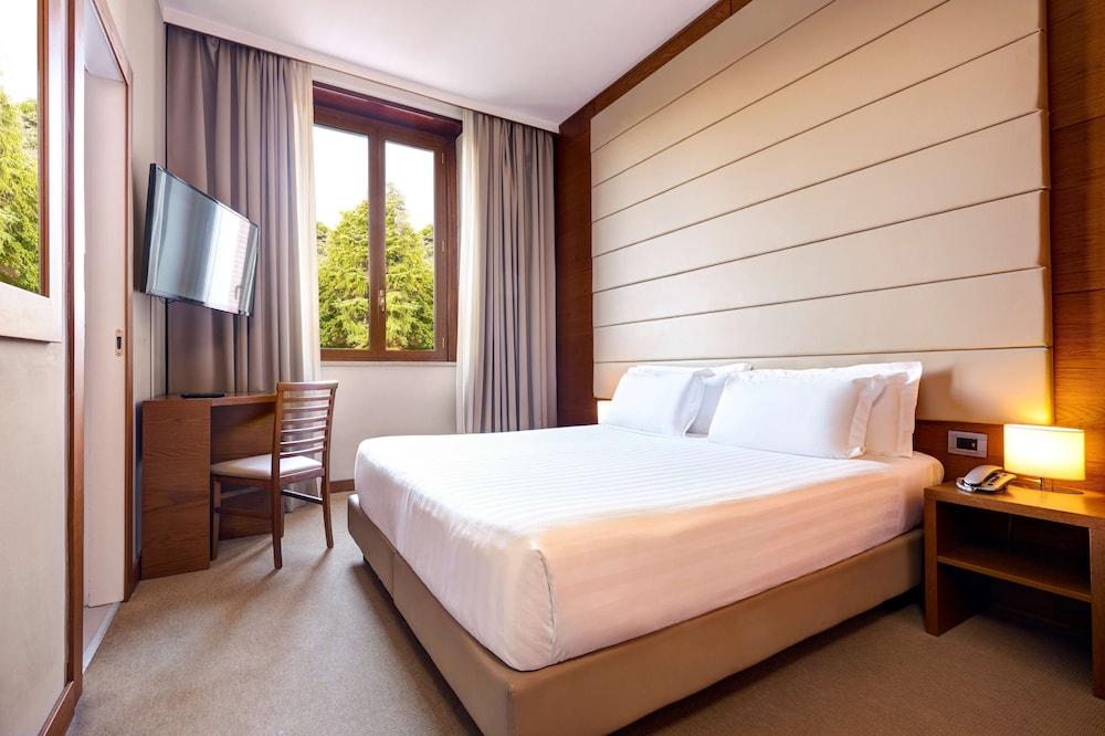 Occidental Aurelia Room Type - Superior Premium Occidental Aurelia Room Type - Superior Premium
