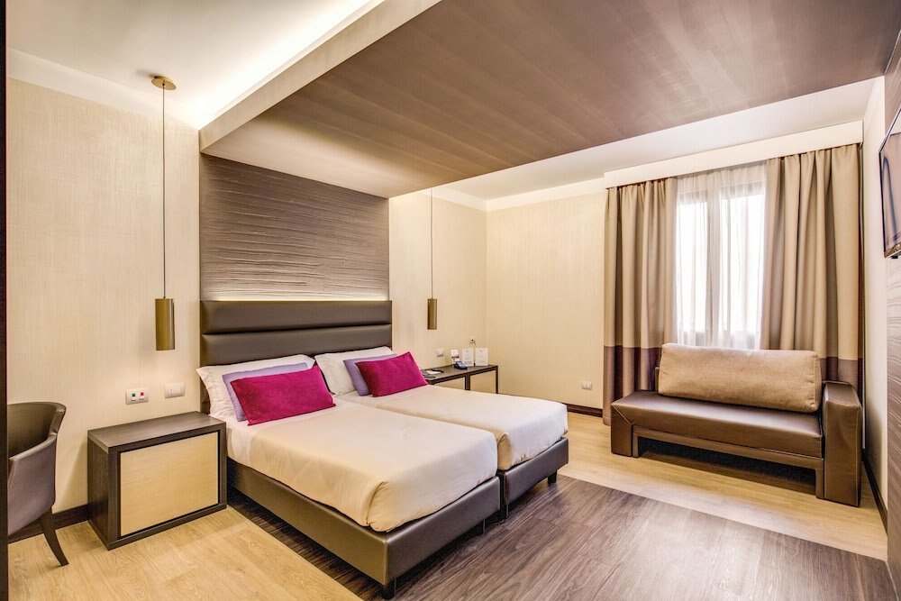 Warmthotel Room Type - Junior Suite
