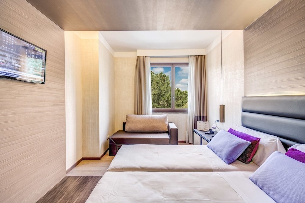 Warmthotel Room Type - Superior Triple Room