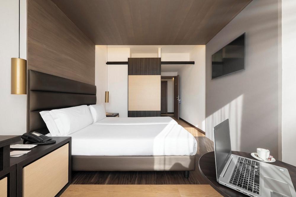 Warmthotel Room Type - Classic Double Room