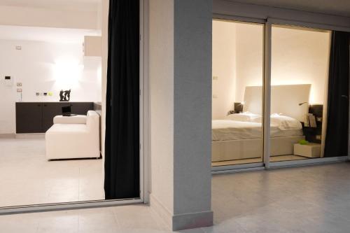 Lungotevere Suite - Tap to explore photos