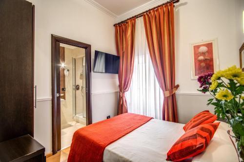 Everest Inn Rome - Tap to explore photos