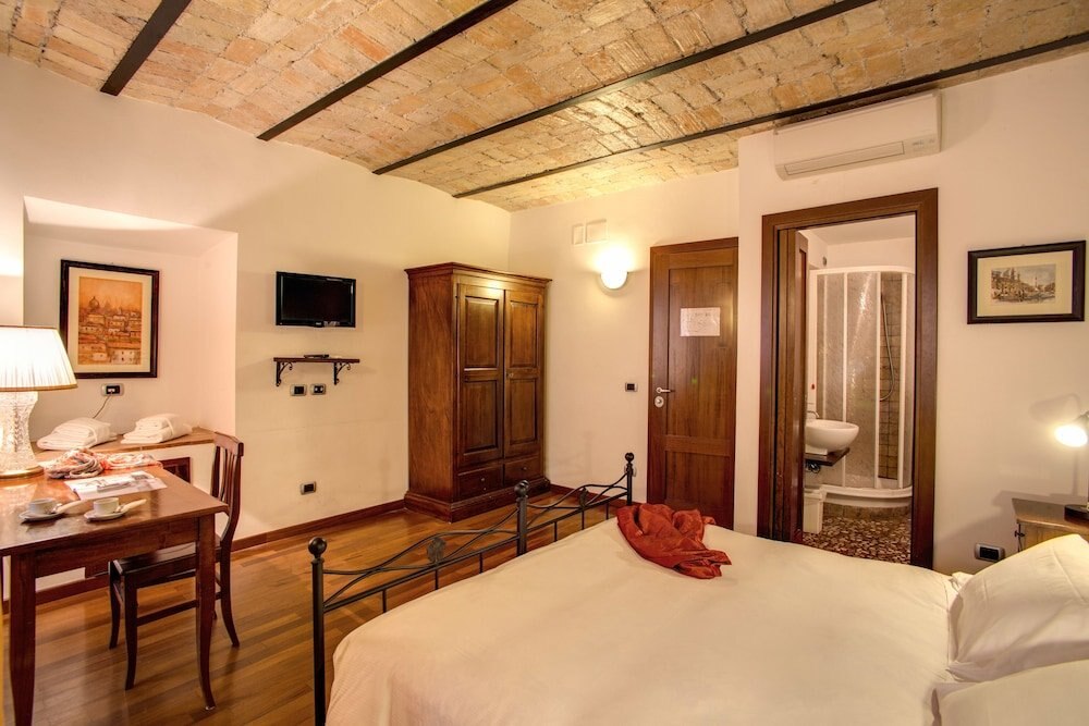Residenza Domizia- Guest House - Tap to explore photos