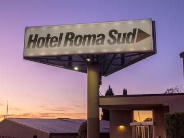 Hotel Roma Sud - Tap to explore photos