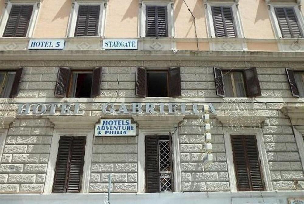 Hotel Gabriella - Tap to explore photos