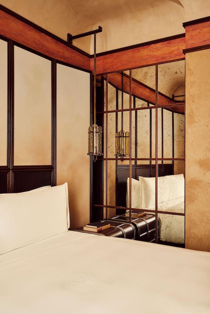Orient Express La Minerva - Tap to explore photos