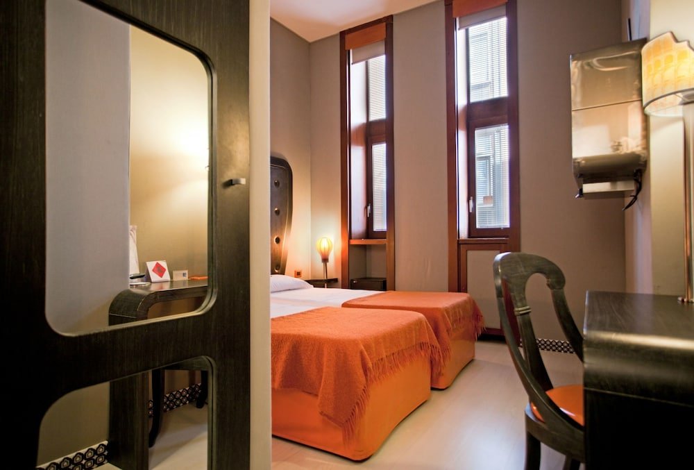 Orange Hotel Room Type - Superior Double or Twin Room