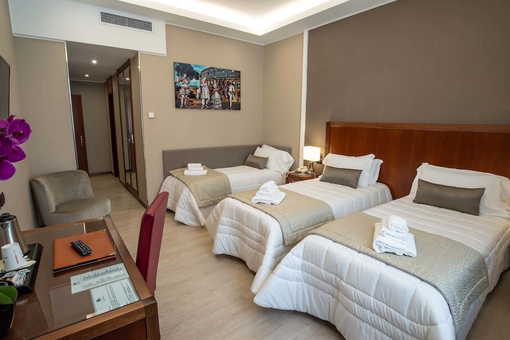 Hotel Genova Room Type - Triple Room