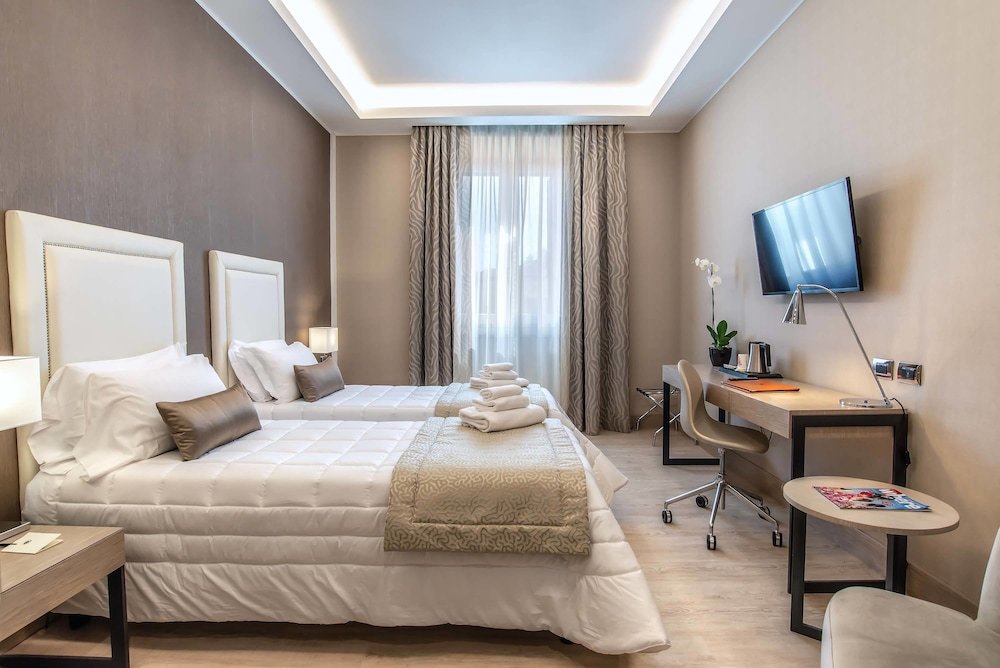 Hotel Genova Room Type - Deluxe Double or Twin Room