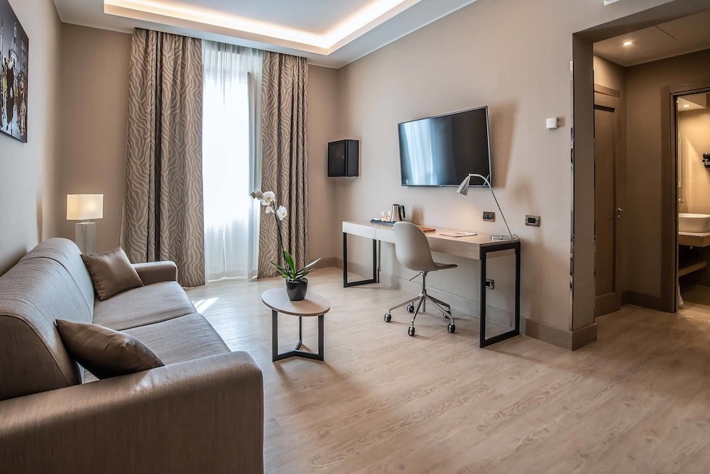 Hotel Genova Room Type - Suite Hotel Genova Room Type - Suite