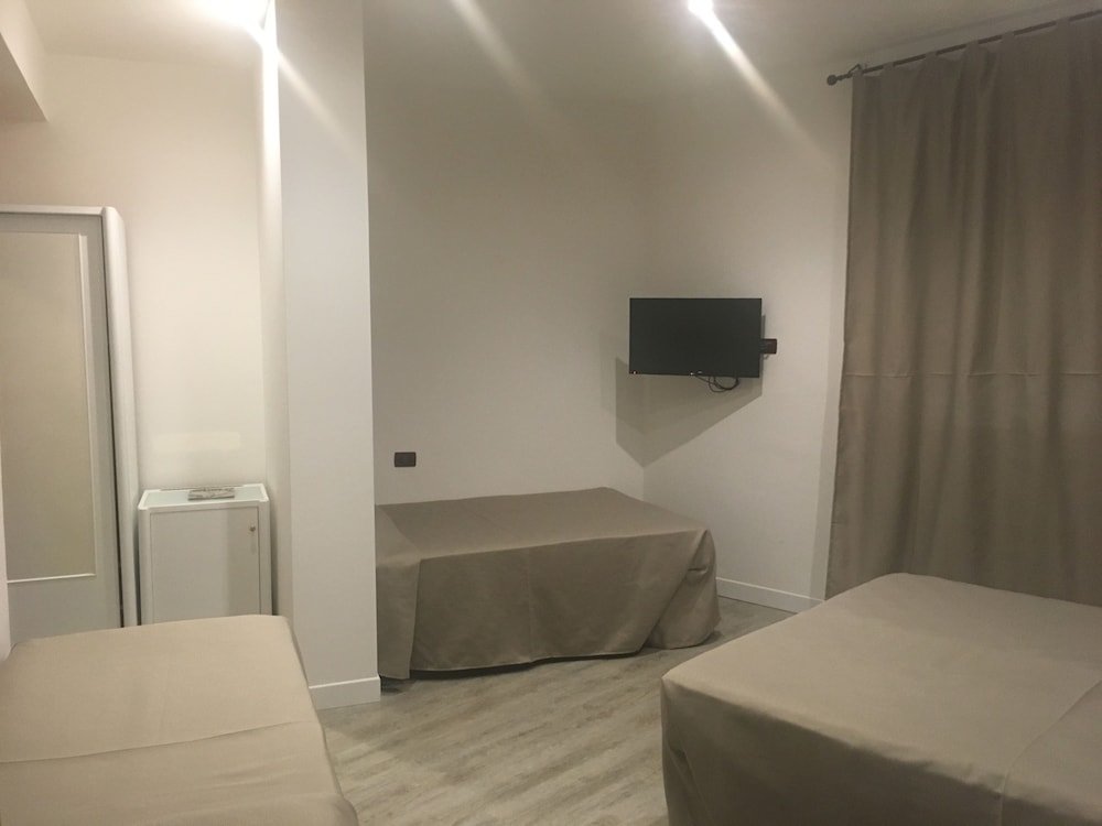 Grand Hotel Olympic Room Type - Standard Quadruple Room