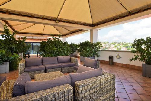 Grand Hotel Tiberio - Tap to explore photos