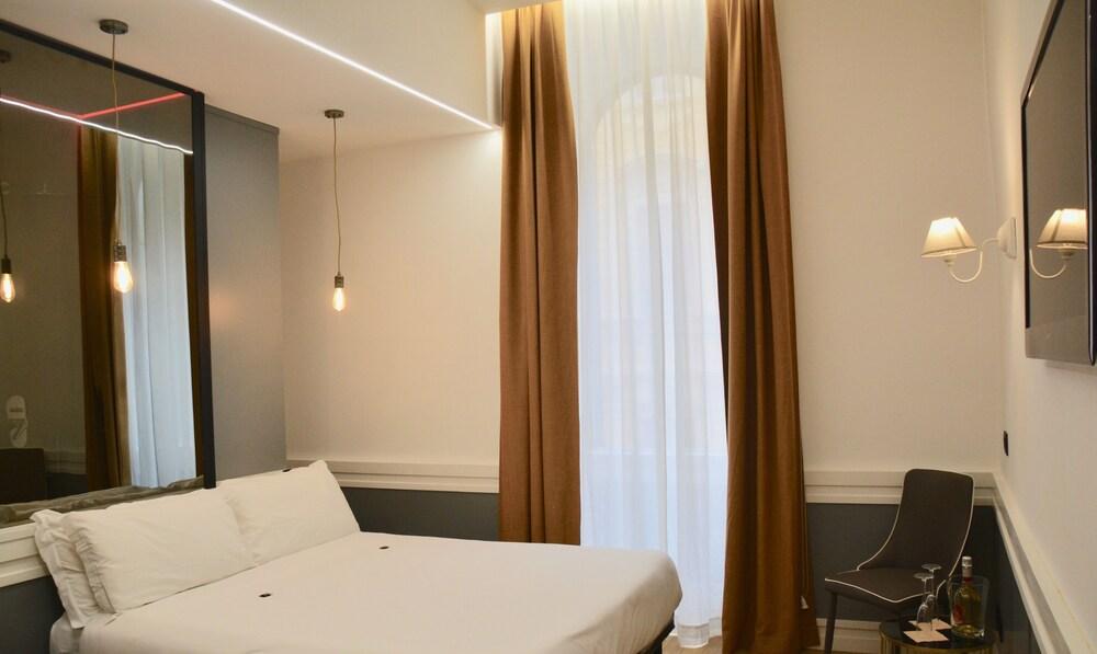 Hotel Giotto Flavia Room Type - Deluxe Double or Twin Room Hotel Giotto Flavia Room Type - Deluxe Double or Twin Room