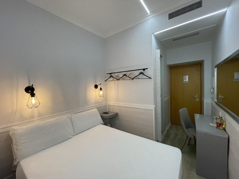 Hotel Giotto Flavia - Tap to explore photos