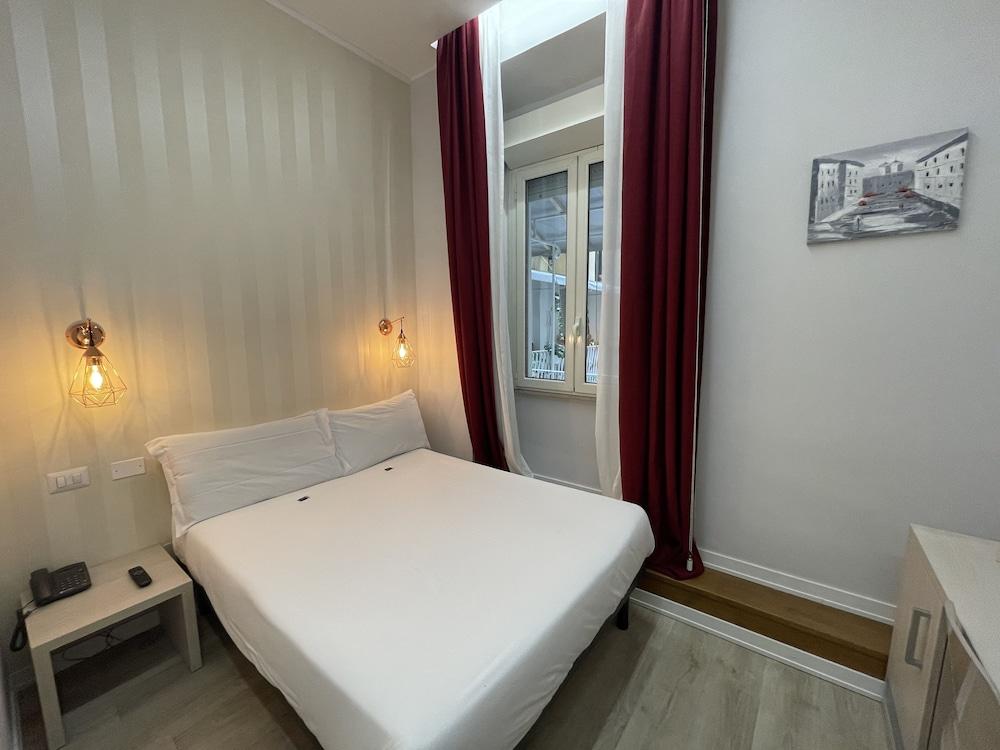 Hotel Giotto Flavia - Tap to explore photos