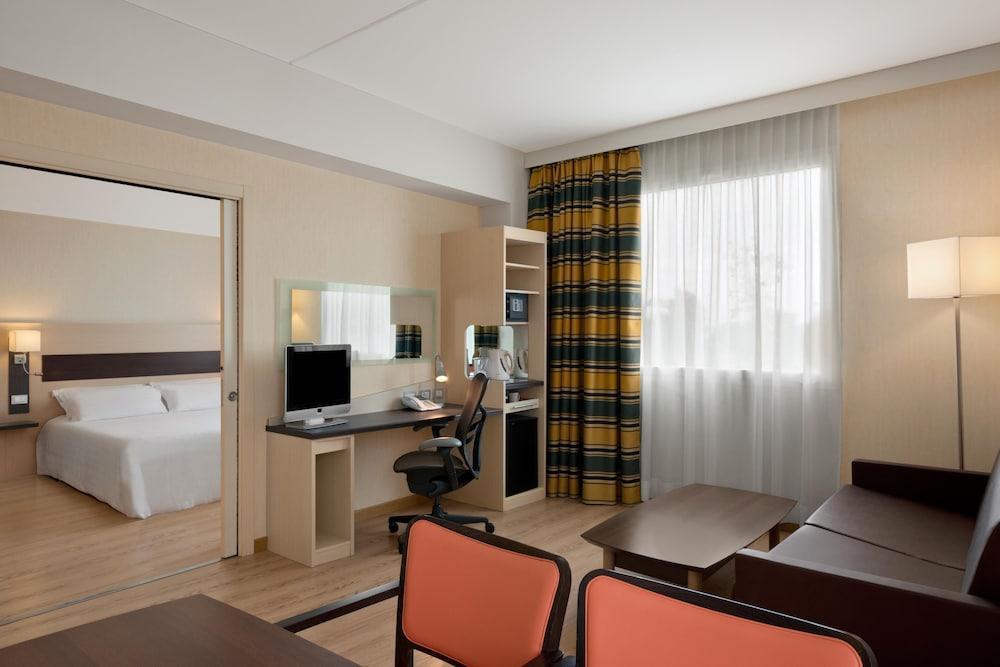 Hilton Garden Inn Rome Airport - Tap to explore photos