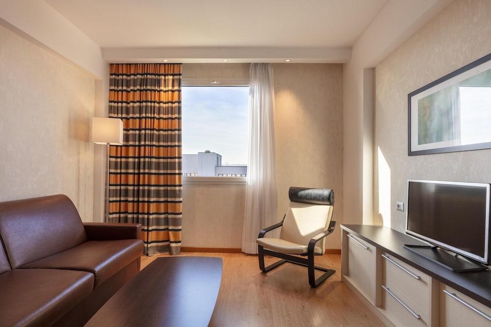 Hilton Garden Inn Rome Airport - Tap to explore photos