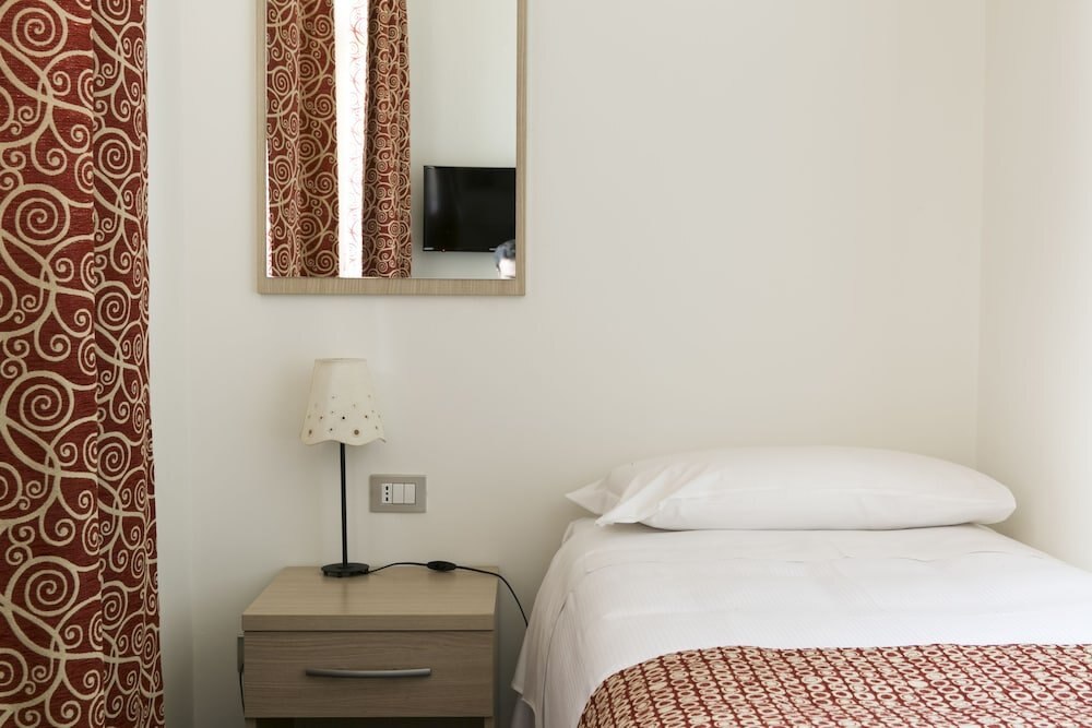 Hotel Casa Valdese Roma Room Type - Triple Room Hotel Casa Valdese Roma Room Type - Triple Room