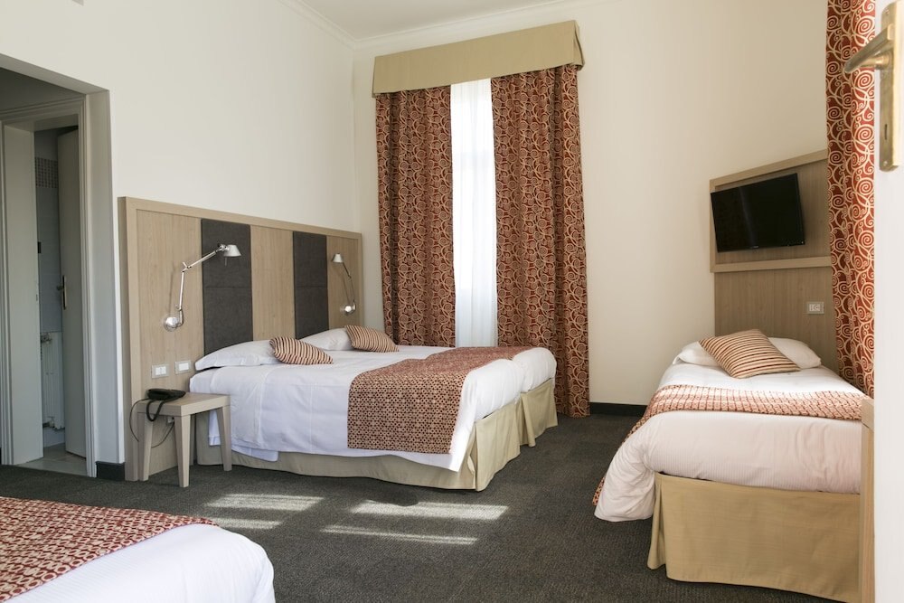 Hotel Casa Valdese Roma Room Type - Quadruple Room Hotel Casa Valdese Roma Room Type - Quadruple Room