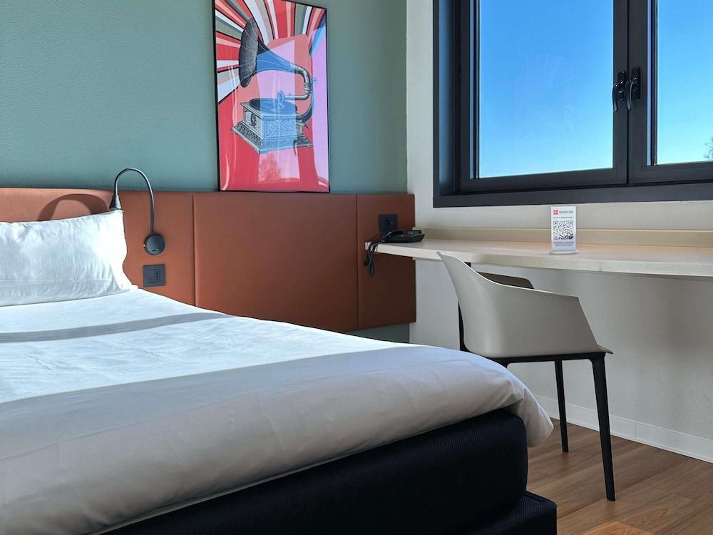 ibis Roma Fiera Room Type - Twin Room