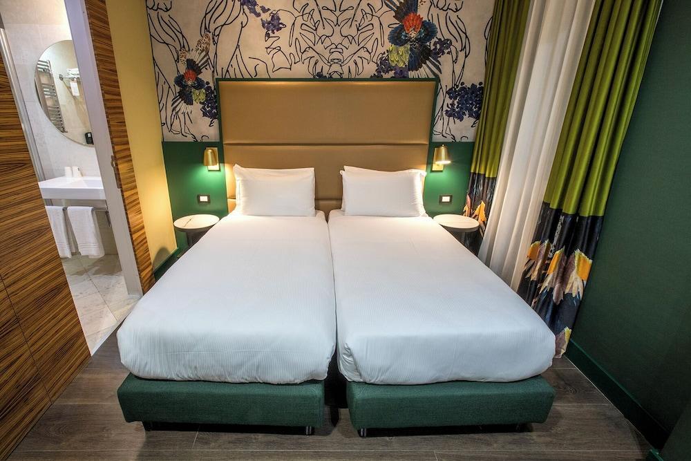 Mercure Roma Centro St. John Room Type - Classic Twin Room, 2 Twin Beds