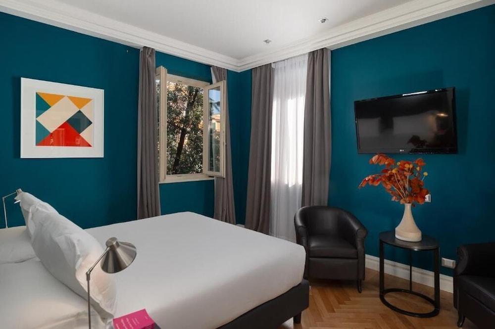 Hotel Principe Torlonia - Tap to explore photos