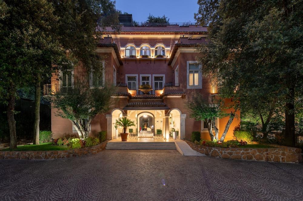 Hotel Principe Torlonia - Tap to explore photos