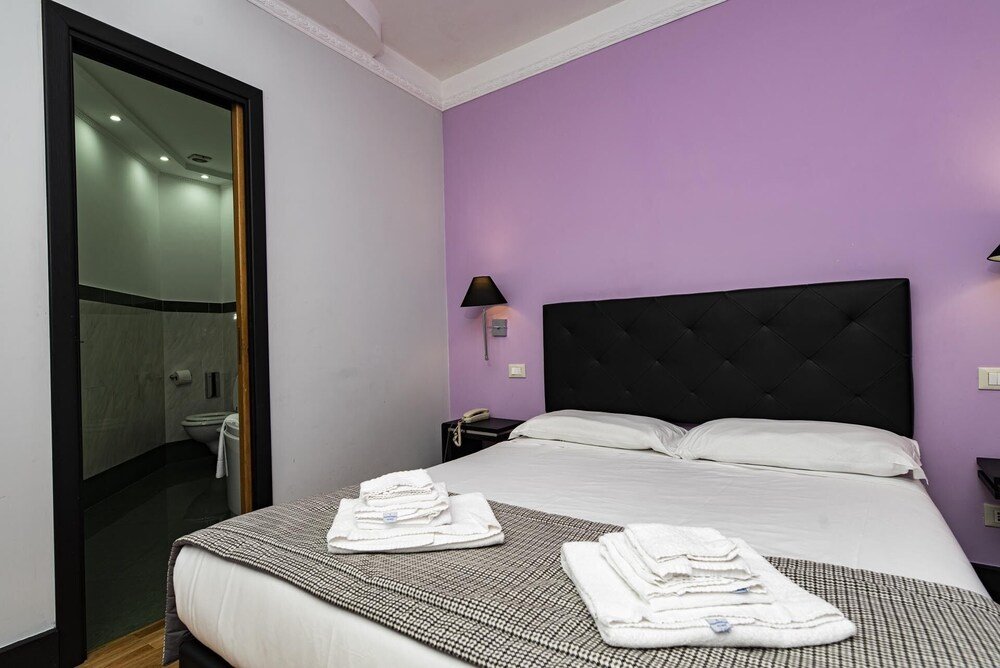 Imperium Suite Navona - Tap to explore photos