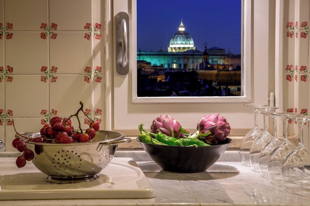 The Inn at the Spanish Steps Room Type - Honeymoon Suite Apartment with Private Terrace The Inn at the Spanish Steps Room Type - Honeymoon Suite Apartment with Private Terrace
