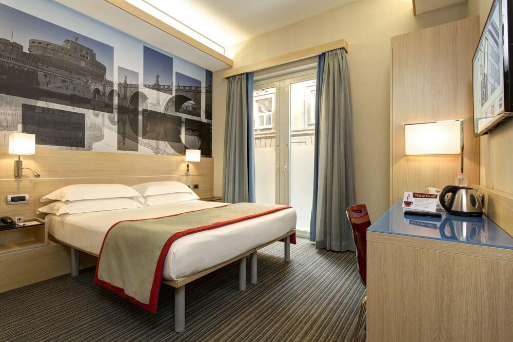 iQ Hotel Roma Room Type - Double Room, Ground Floor