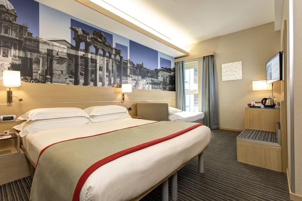 iQ Hotel Roma Room Type - Triple Room