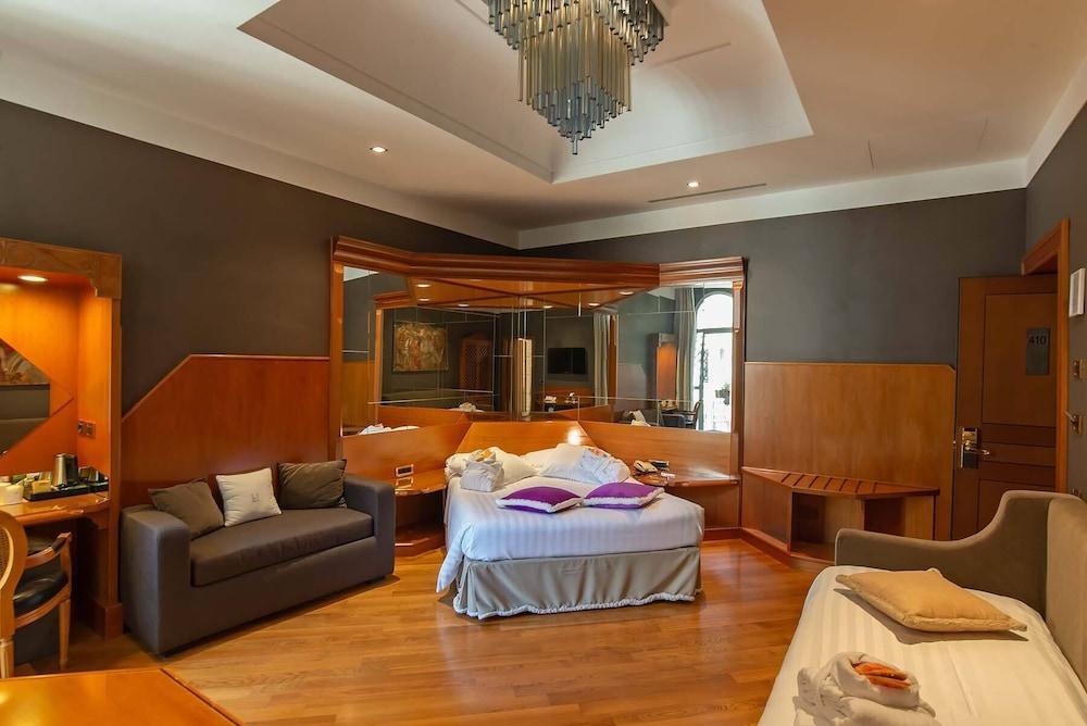Hotel Isa Room Type - Superior Double or Twin Room