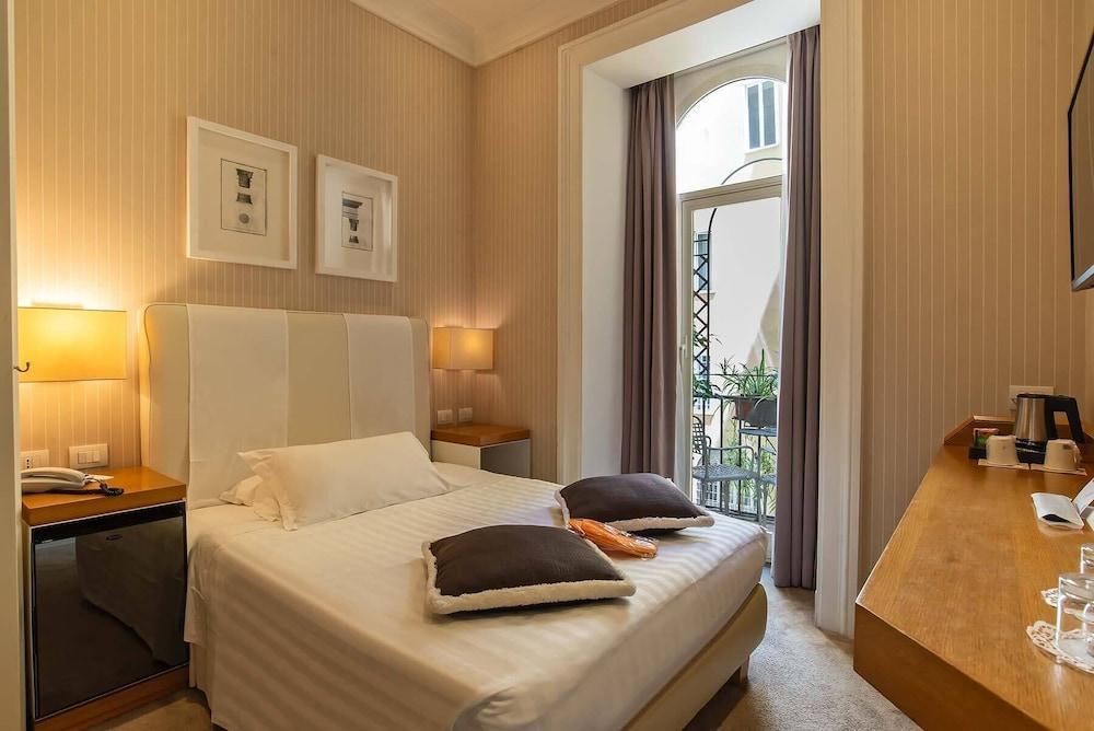 Hotel Isa Room Type - Basic Room, 1 Double Bed