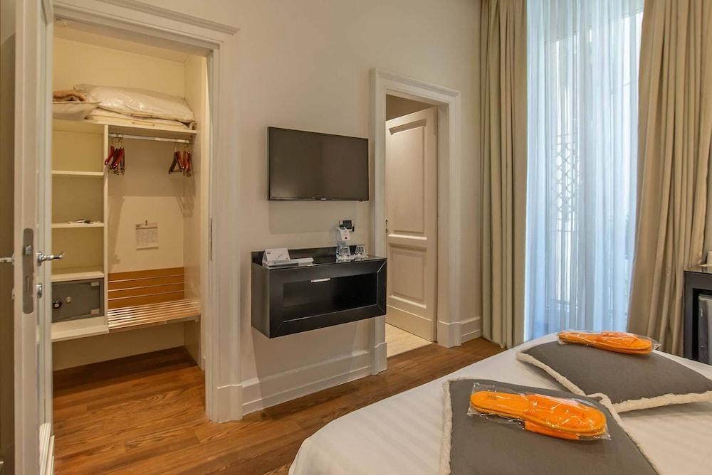 Hotel Isa Room Type - Basic Room, 1 Double Bed