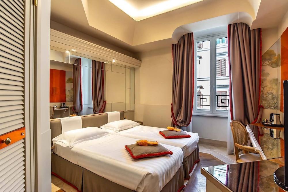 Hotel Isa Room Type - Standard Twin Room
