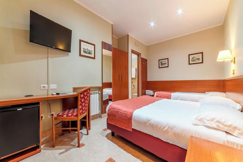 Hotel Riviera Fiumicino Room Type - Classic Room, Multiple Beds Hotel Riviera Fiumicino Room Type - Classic Room, Multiple Beds