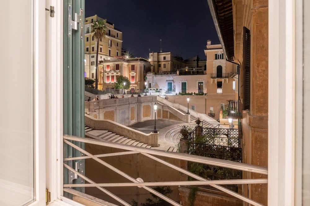 Internazionale Domus - Tap to explore photos