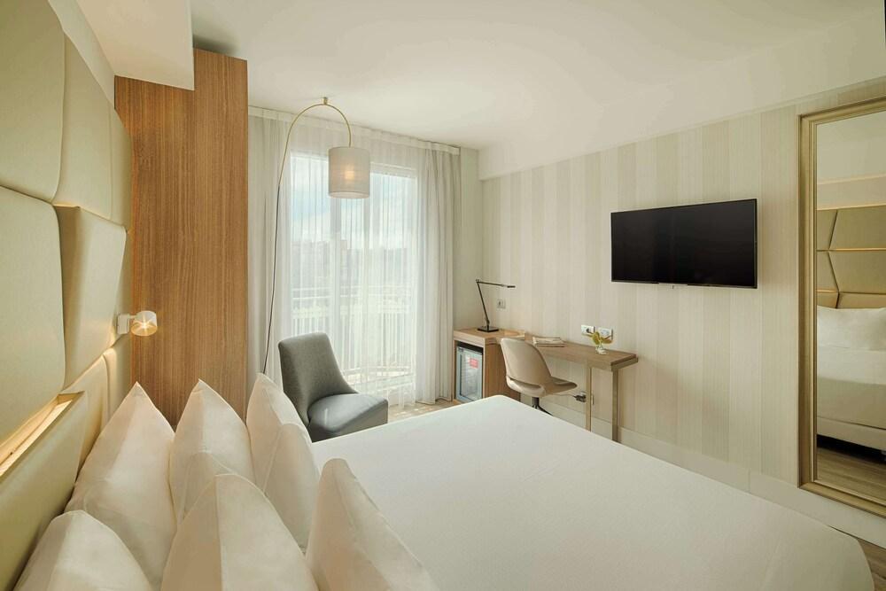 NH Collection Roma Centro Room Type - Superior room