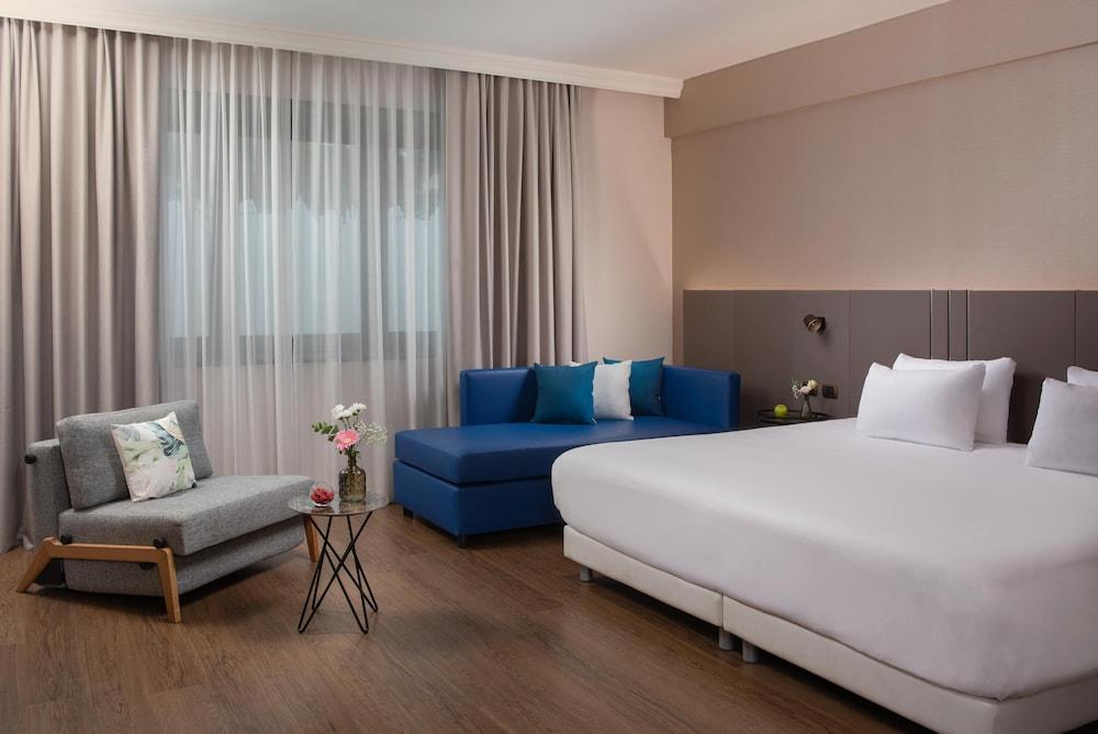 NH Roma Villa Carpegna Room Type - Family room NH Roma Villa Carpegna Room Type - Family room