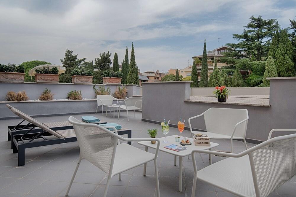 NH Roma Villa Carpegna Room Type - Suite, Terrace (Extra Bed 2 Adults + 1 Child)