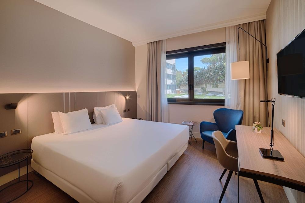 NH Roma Villa Carpegna Room Type - Superior Room