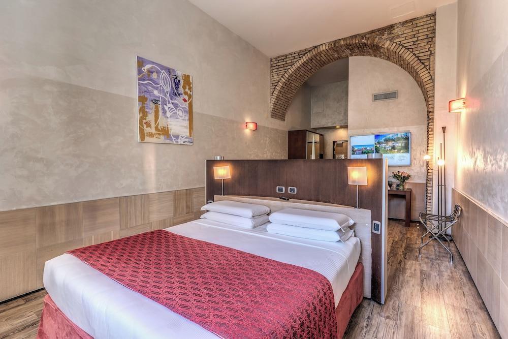 Kolbe Hotel Rome Room Type - Quadruple Room Kolbe Hotel Rome Room Type - Quadruple Room