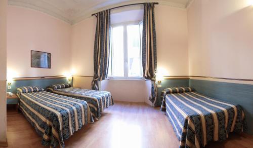Hotel Lazzari Room Type - Triple Room