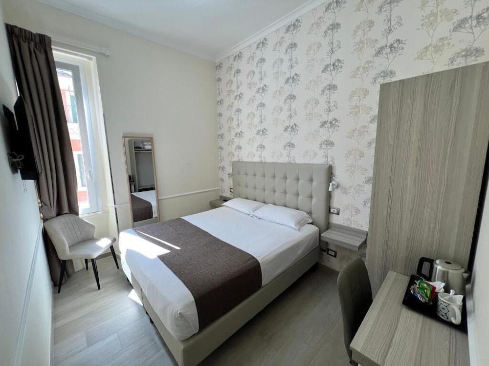 Hotel Le Petit Room Type - Double or Twin Room, Private Bathroom, City View Hotel Le Petit Room Type - Double or Twin Room, Private Bathroom, City View