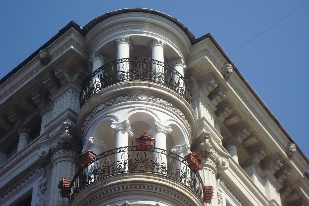 Hotel Le Petit - Tap to explore photos