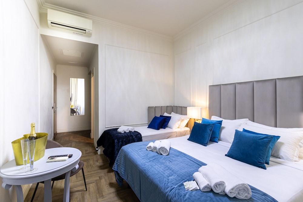 Les Chambres d' Or Room Type - Family Triple Room