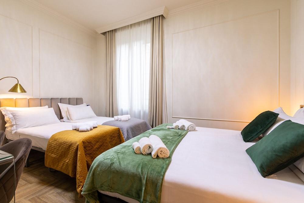 Les Chambres d' Or Room Type - Family Quadruple Room, 1 Bedroom Les Chambres d' Or Room Type - Family Quadruple Room, 1 Bedroom